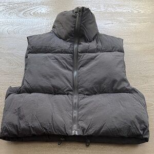 NWOT Amazon Fashion Black Cropped Vest, size S, 17.5” shoulder to hem